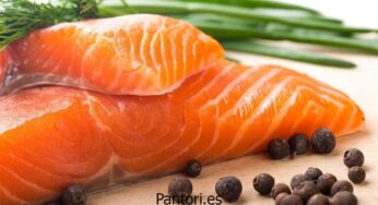 Salmón al horno con manzanas