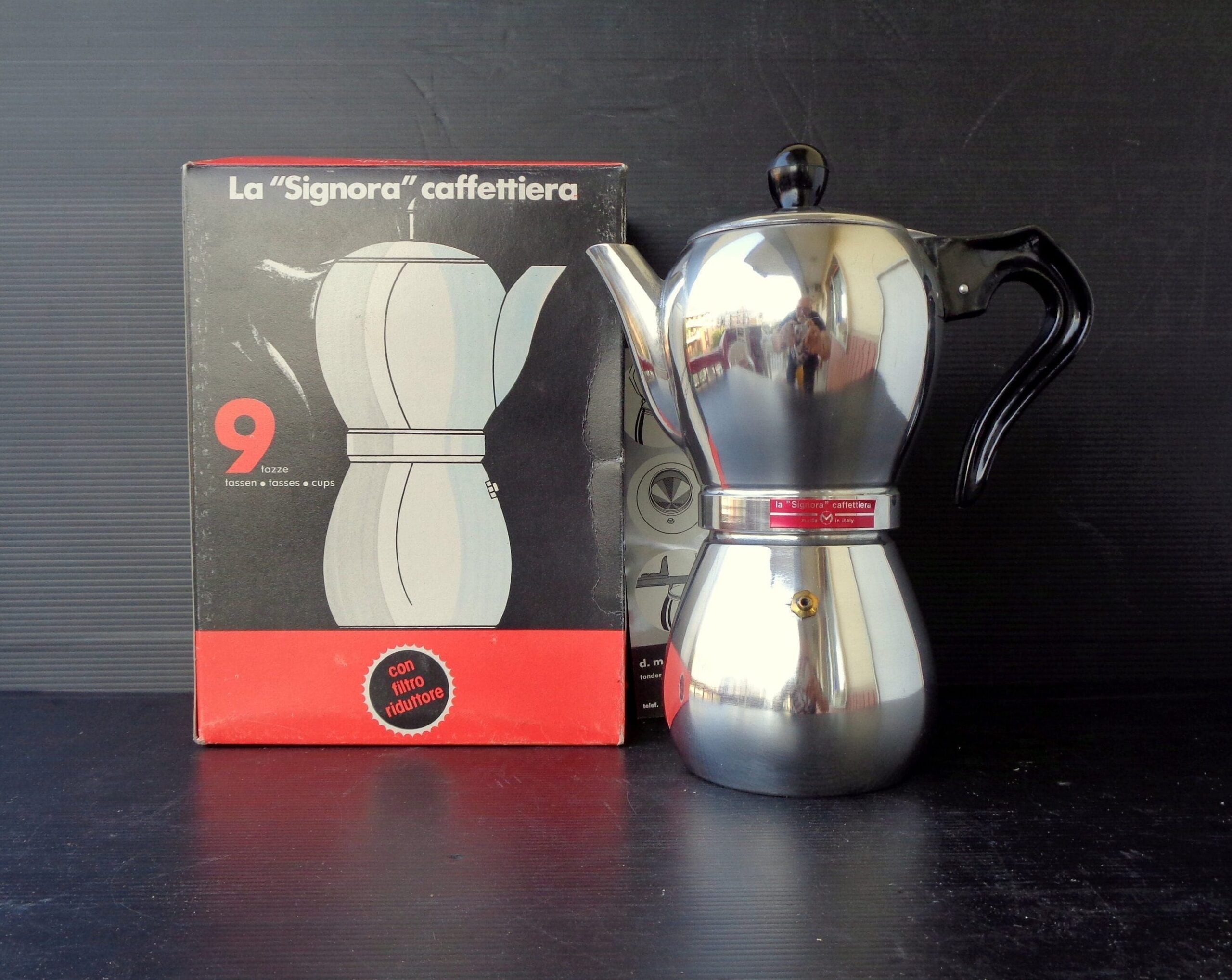Descubre la elegancia y eficiencia de la nueva cafetera redonda