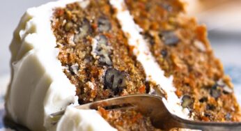 ¡Disfruta del sabor de un pastel de zanahoria sin aceite con esta receta fácil!
