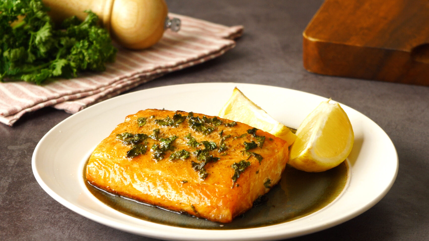 Descubre la temperatura perfecta para cocinar el salmón