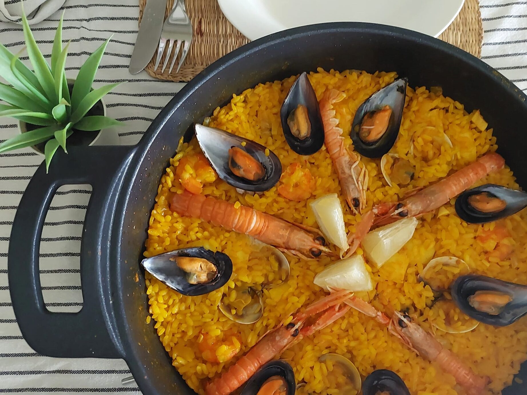 Cómo calentar paella en el microondas de forma rápida y deliciosa