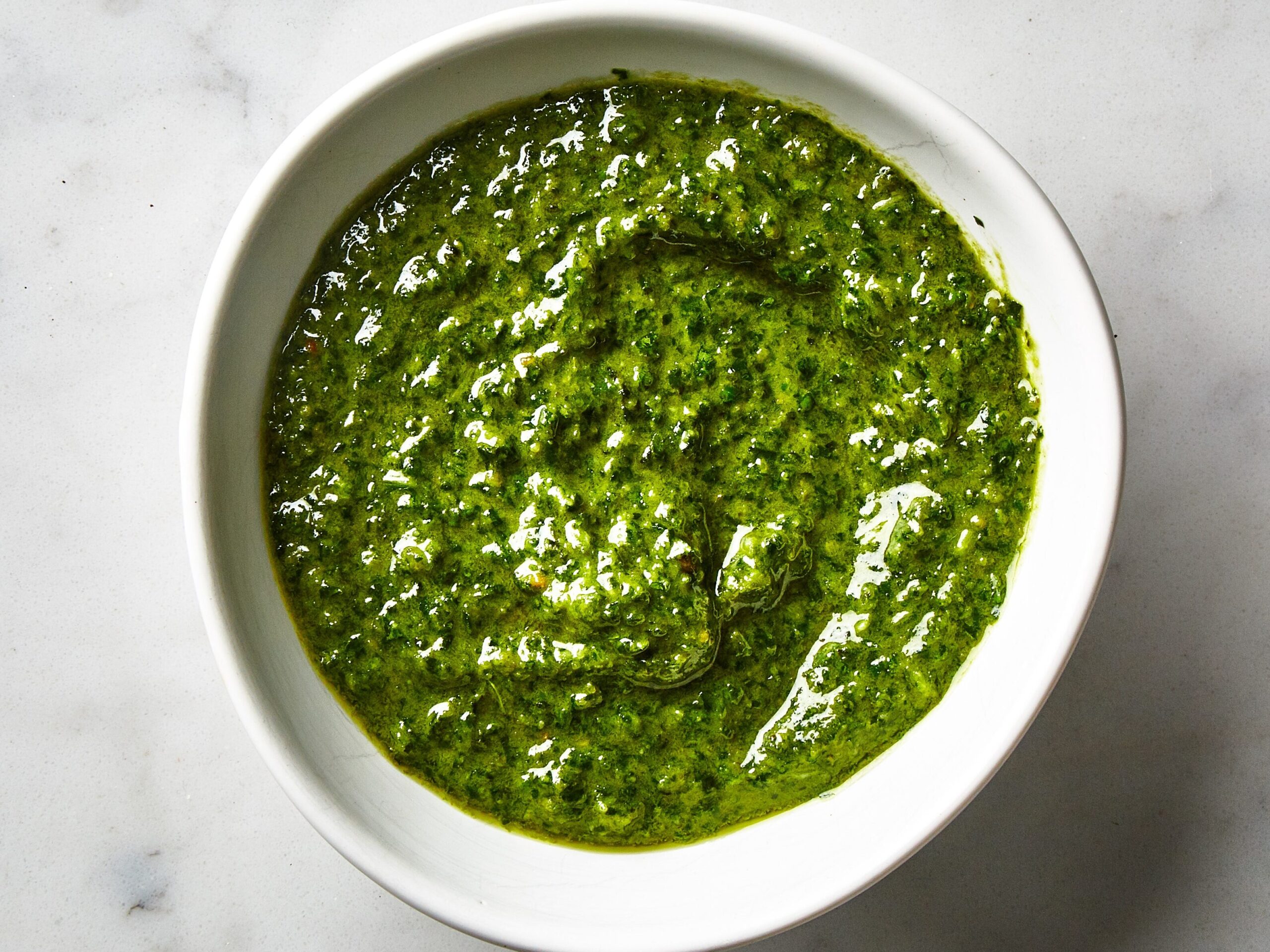 ¿Cuánto tiempo dura el pesto casero? Descubre la respuesta aquí