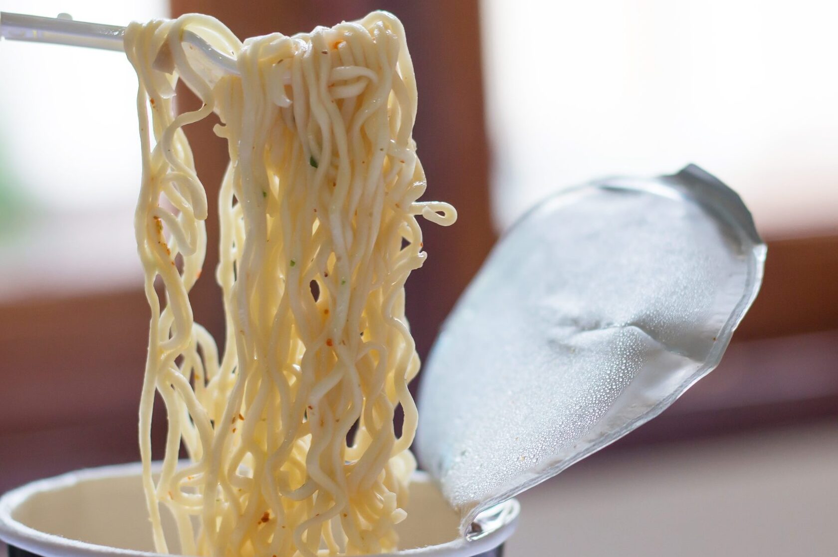 ¿Es el ramen tu comida favorita? Descubre por qué podría estar dañando tu salud