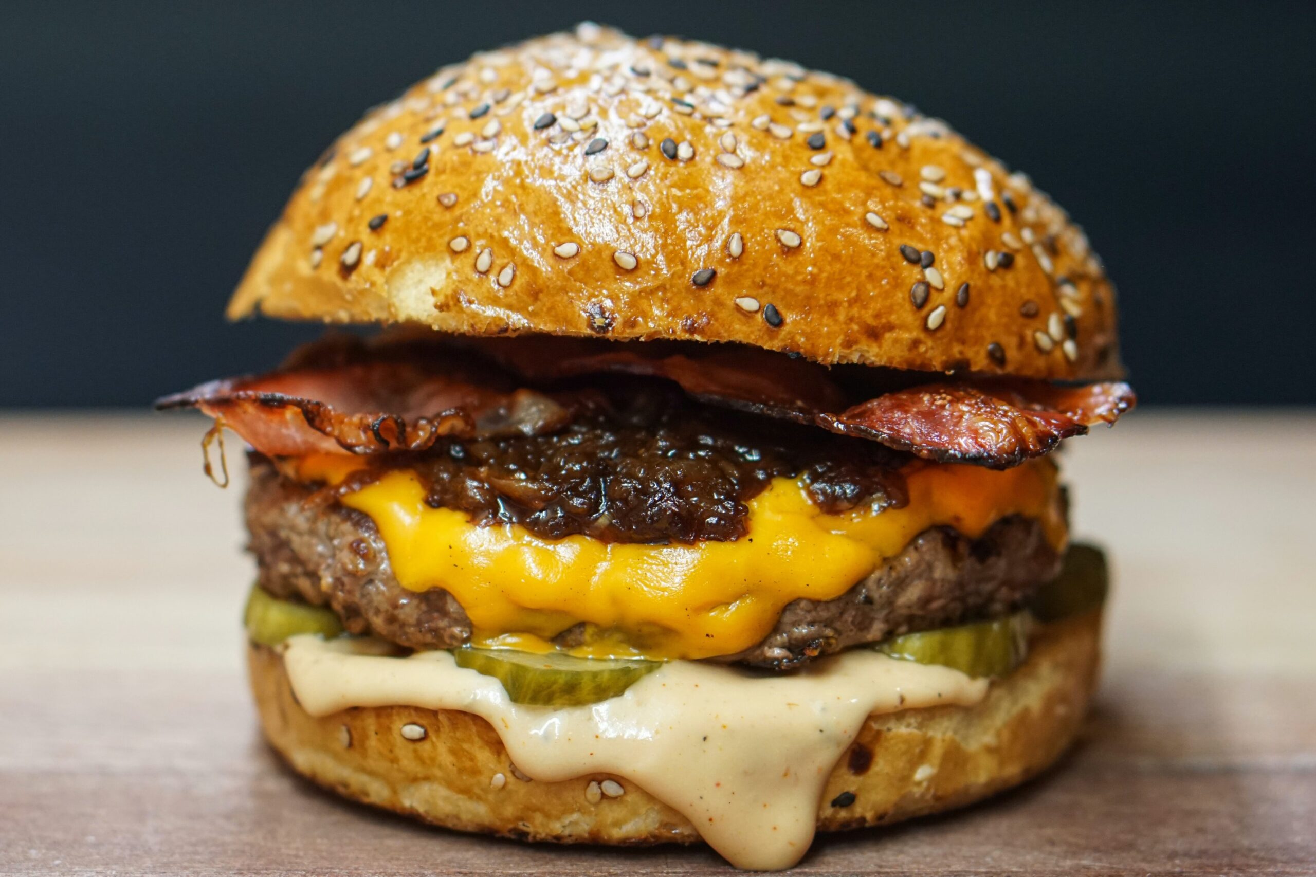 Diferencias entre sandwich y hamburguesa: ¡Descubre cuál es la mejor opción para ti!
