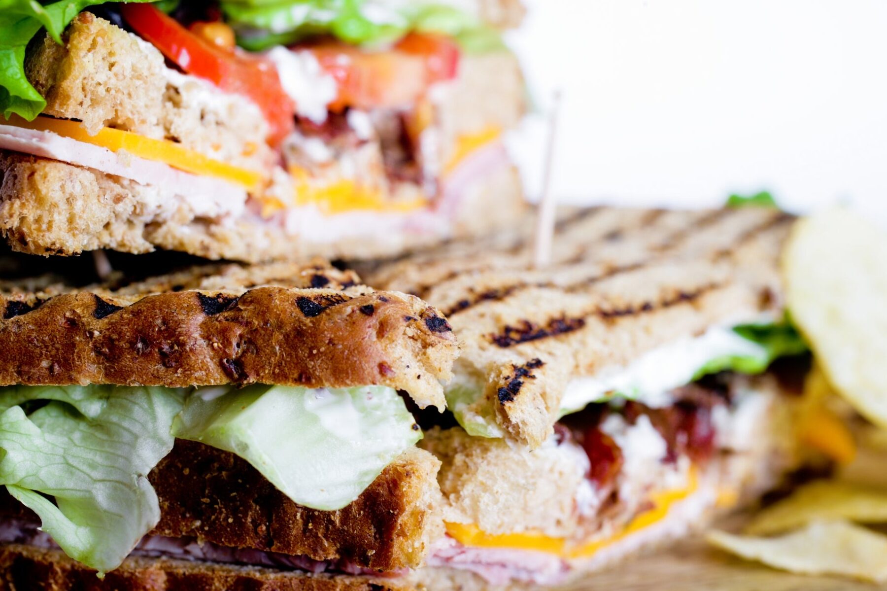 Descubre cómo congelar sandwiches de miga para tener un almuerzo fácil y rápido siempre a mano